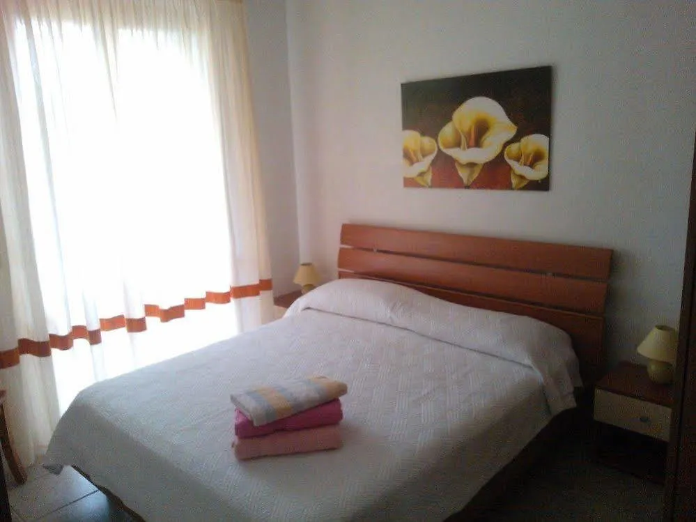 Costa Mediterranea Holiday Homes Campofelice Di Roccella 0*,